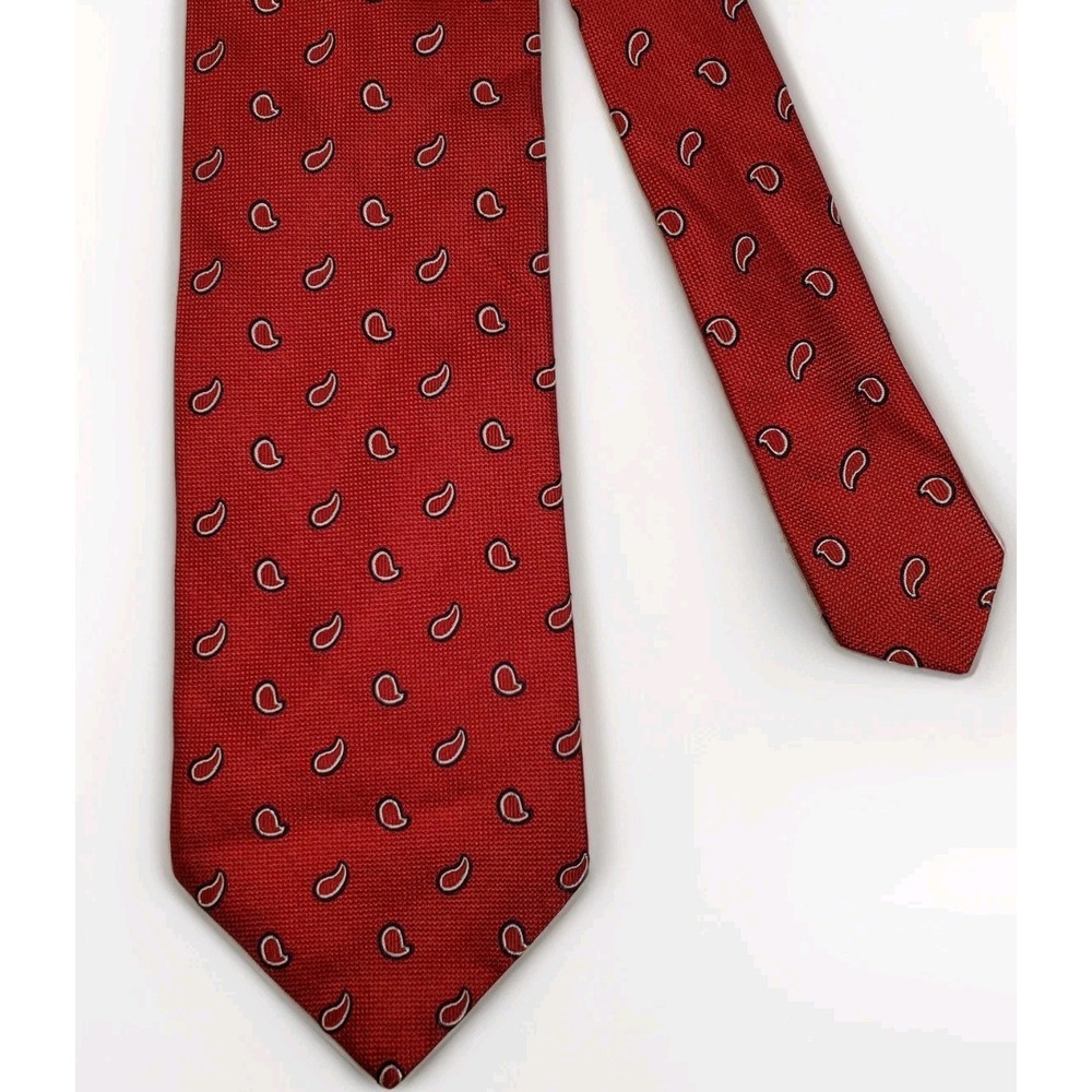 Brooks Brothers 100% Silk Mens Tie Red Paisley Made in USA‎ 59 Inches